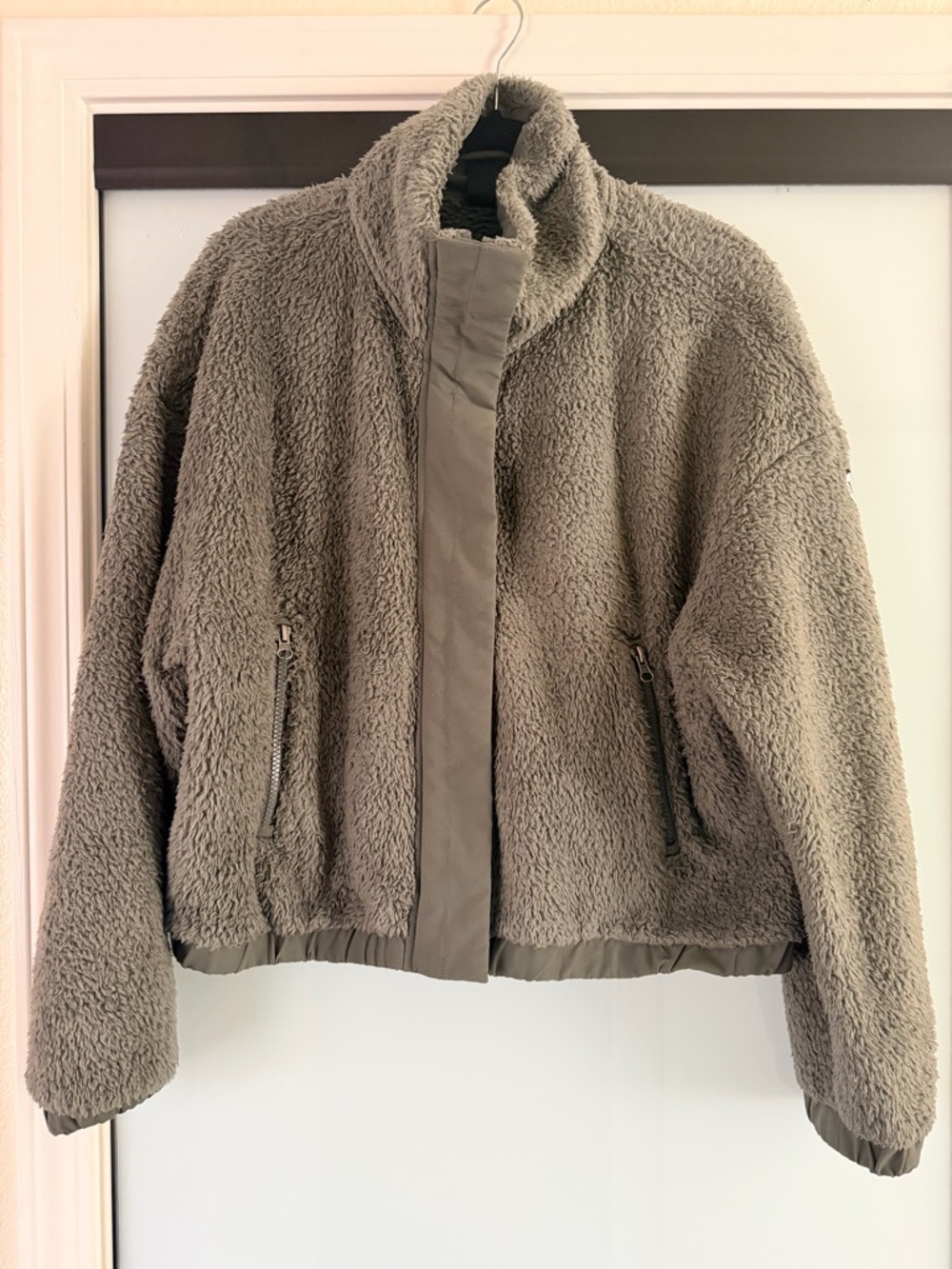 Vuori Olive green sherpa jacket
